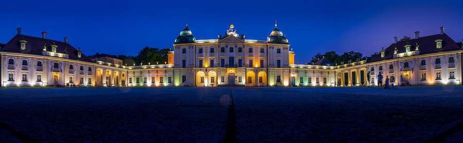 Branicki Palace in Białystok floodlit at night