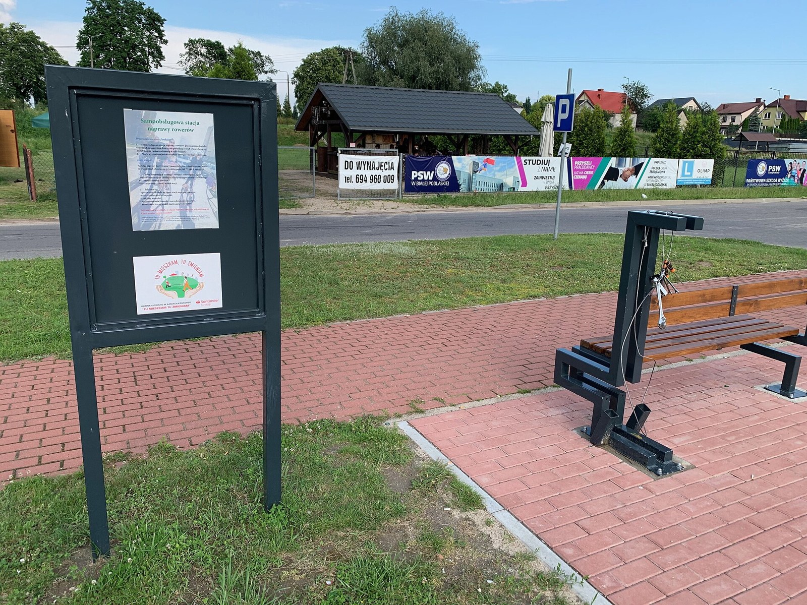 Public bicycle repair stand at Miedzyrzeckie Jeziorka in Miedzyrzec Podlaski