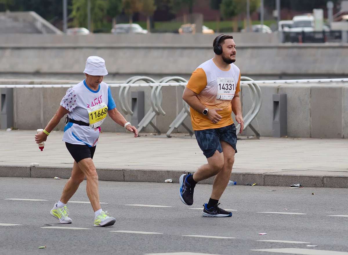 Runners in a marathon