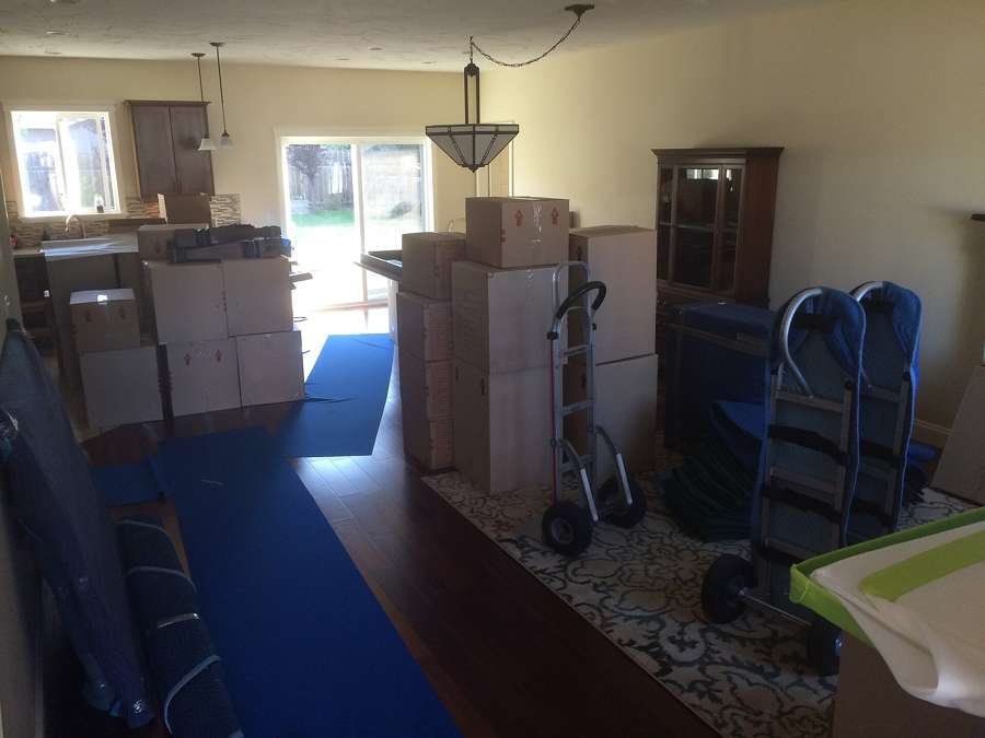 A home mid-move - give written notice, document the flat's condition, and close the lease properly