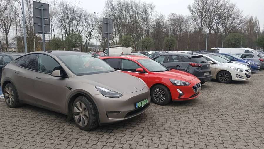 An electric car with Polish licence plates