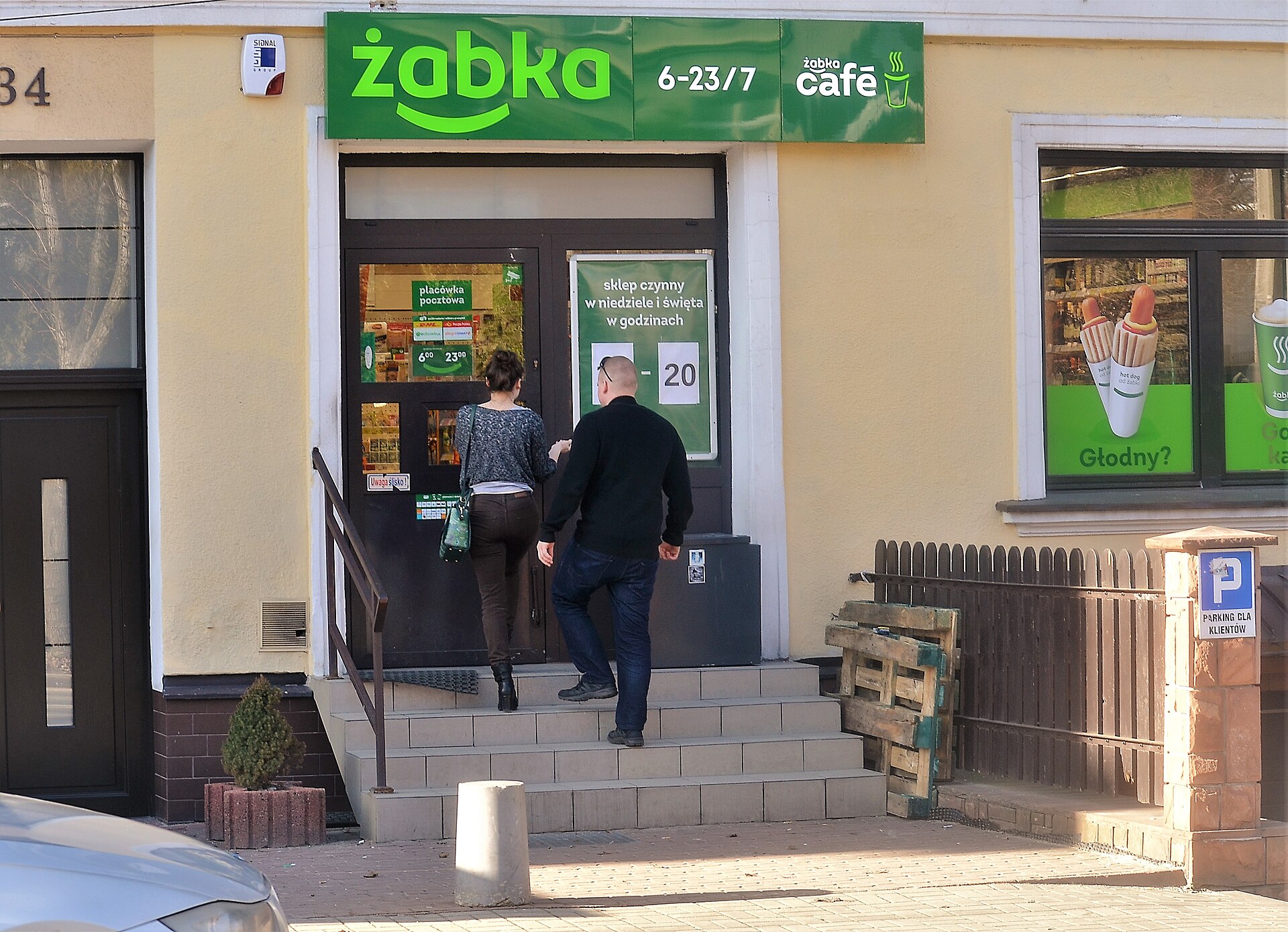 A Żabka convenience store - those staffed personally by the owner may open on the closed days
