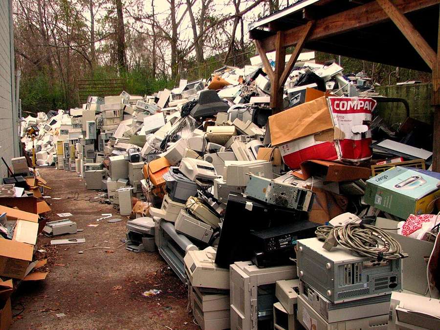 A pile of discarded computers and other electronics in Birmingham, Alabama, United States, in 2007