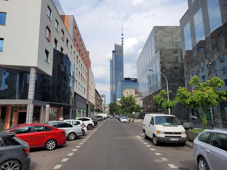 A Warsaw office district - Polish law sets mandatory notice periods and protects whole groups of employees from dismissal