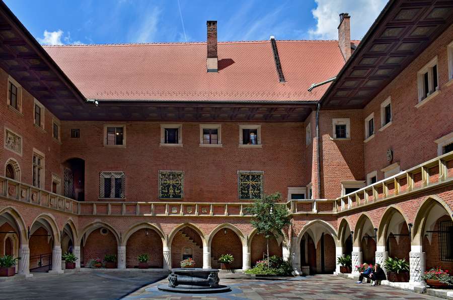 Collegium Maius courtyard at the Jagiellonian University in Krakow - nostryfikacja of foreign diplomas is run by Polish universities