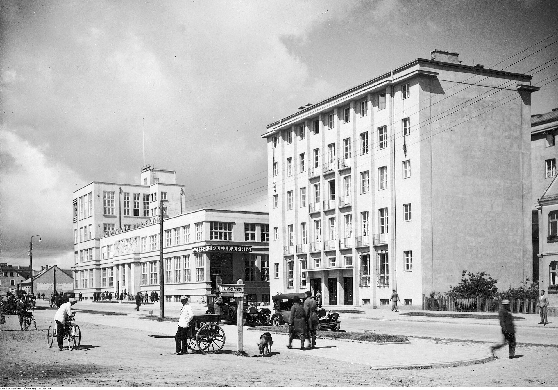 A 1930s street scene in Gdynia with newly built white modernist blocks
