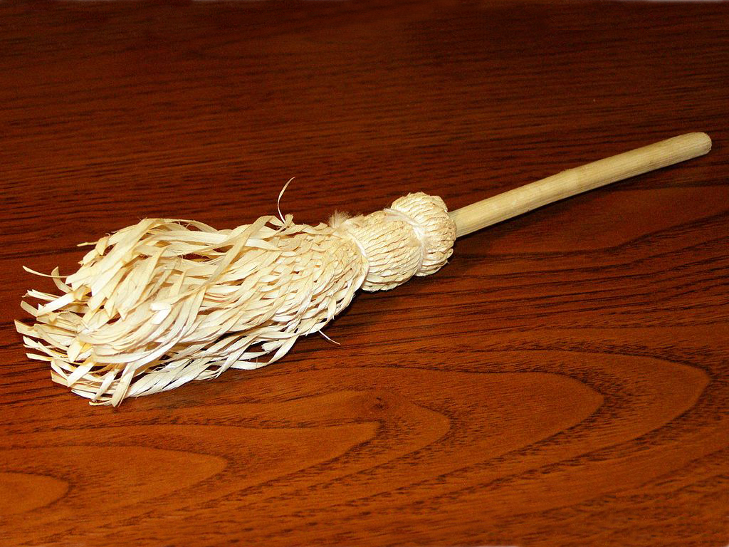A kropidło - the aspergillum used to sprinkle holy water during the kolęda blessing