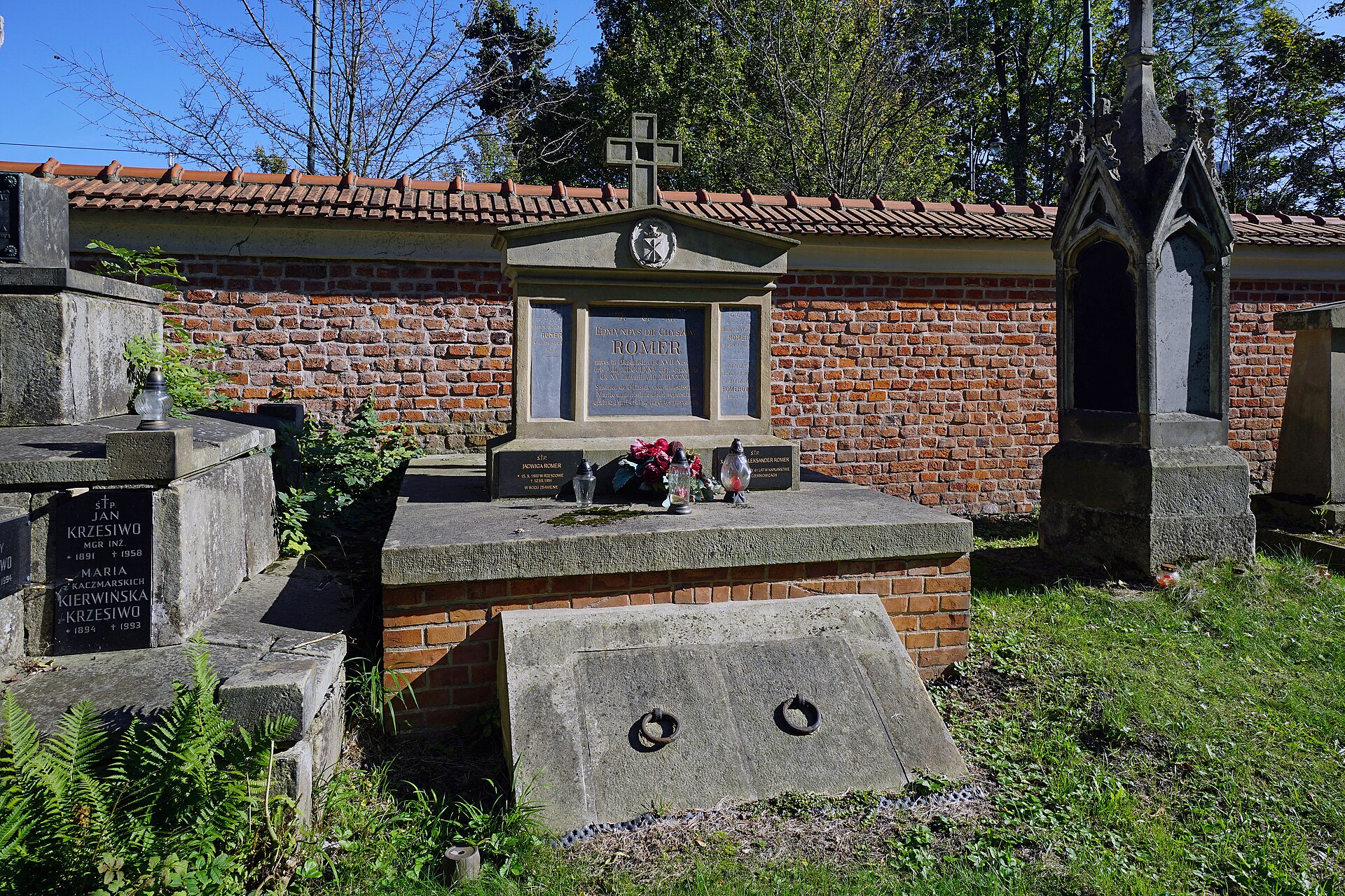 Historic tombs and grave lanterns at Rakowicki cemetery in Kraków, 2025