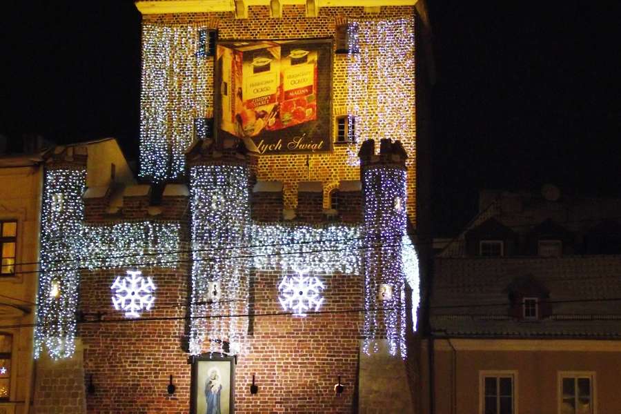 Lublin's Kraków Gate covered in Christmas lights and snowflake illuminations, December 2010
