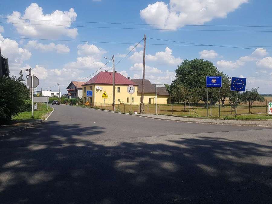 The Polish border crossing at Chalupki with an EU sign