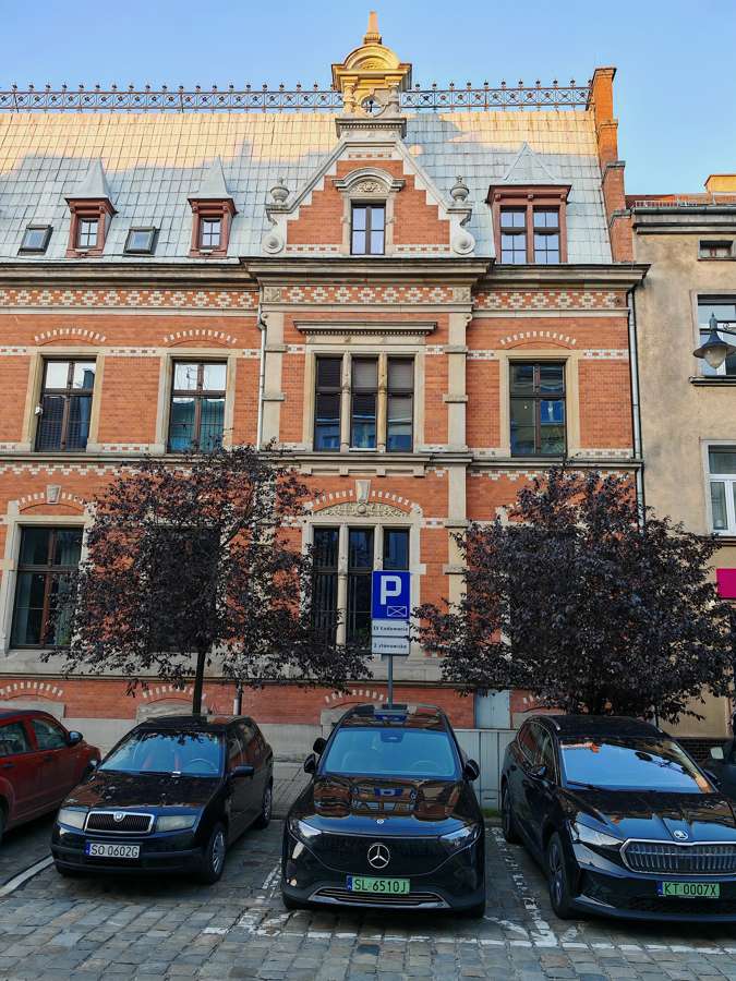 Powiatowy Urząd Pracy district labour office in Gliwice - the 15-working-day voivode notification is the critical step after job loss