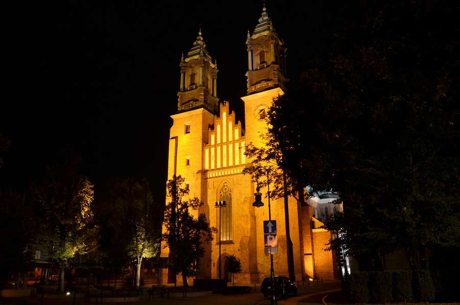 Poznań cathedral on Ostrów Tumski, floodlit at night