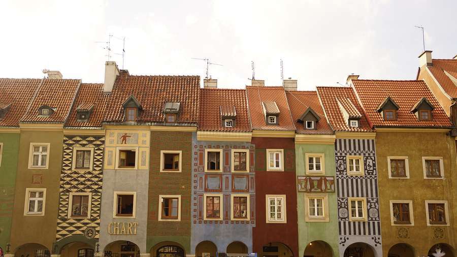 The painted domki budnicze merchants' houses on Poznań's Stary Rynek