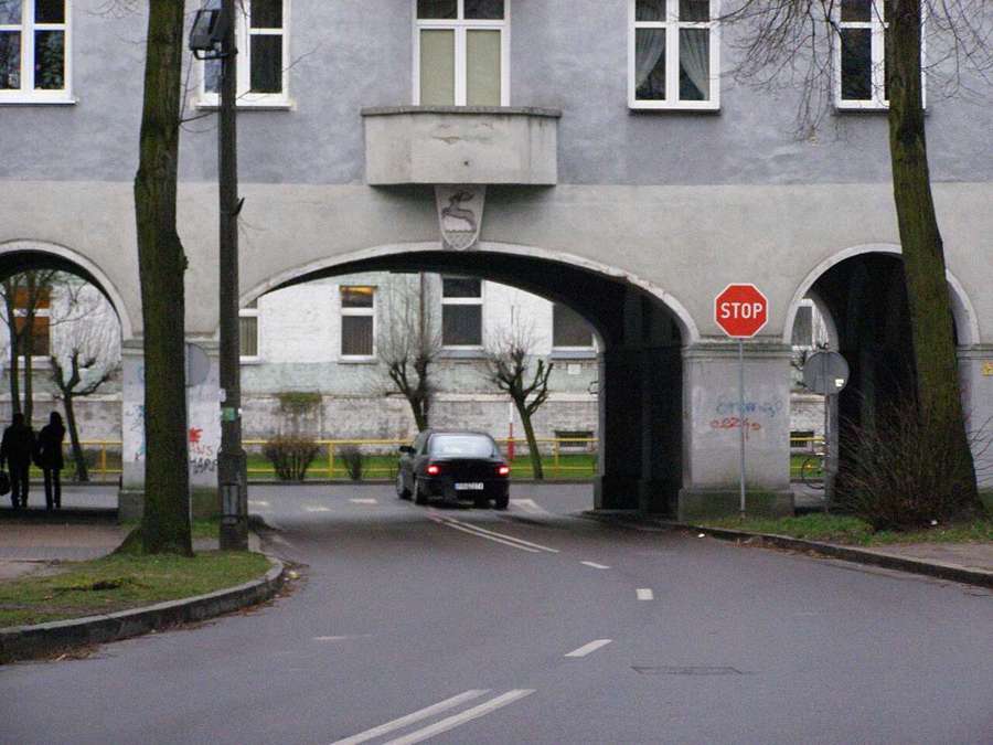 Street with an archway on Kilińskiego Street in Piła, Poland