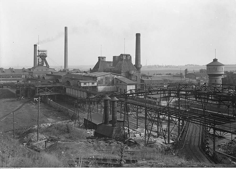 The historic Kleofas coal mine in Katowice in the 1930s - industry has long shaped Polish working life (public domain)