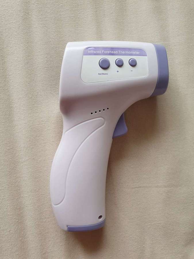 Infrared forehead thermometer