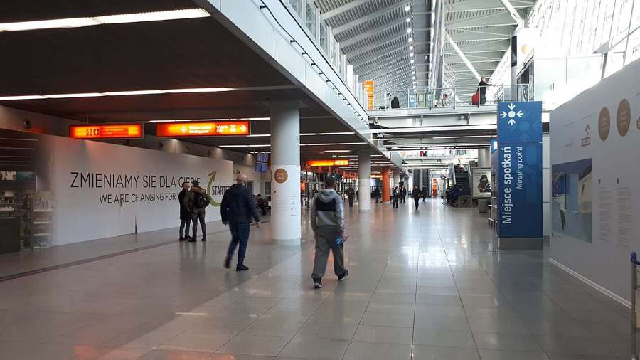 Warsaw airport arrivals hall
