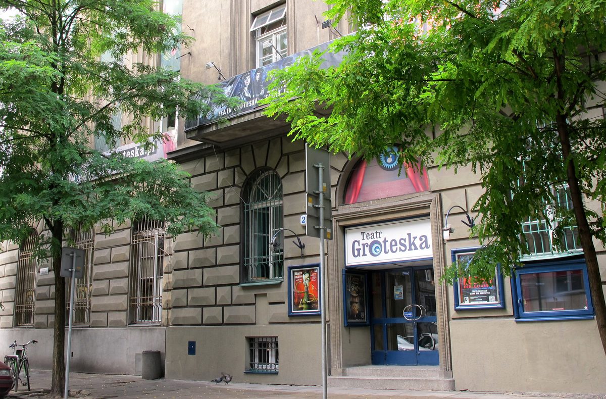The entrance of Teatr Groteska on Skarbowa street in Kraków
