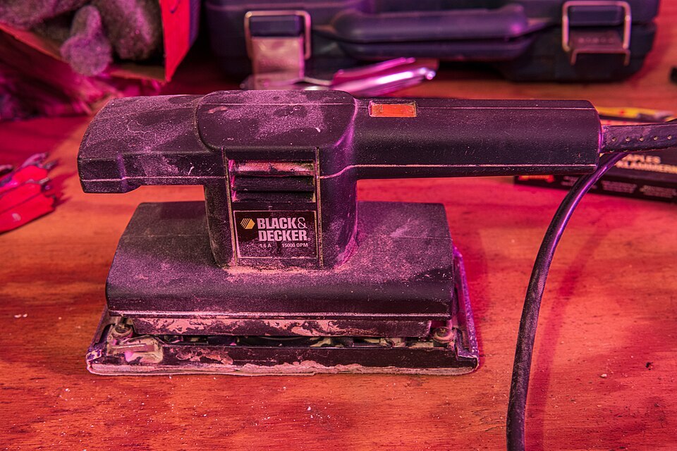 An illustrative sheet sander photographed in October 2021