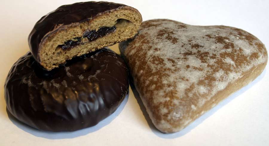 Heart-shaped Torun gingerbread and chocolate-covered pierniki, a classic Polish Valentine's gift