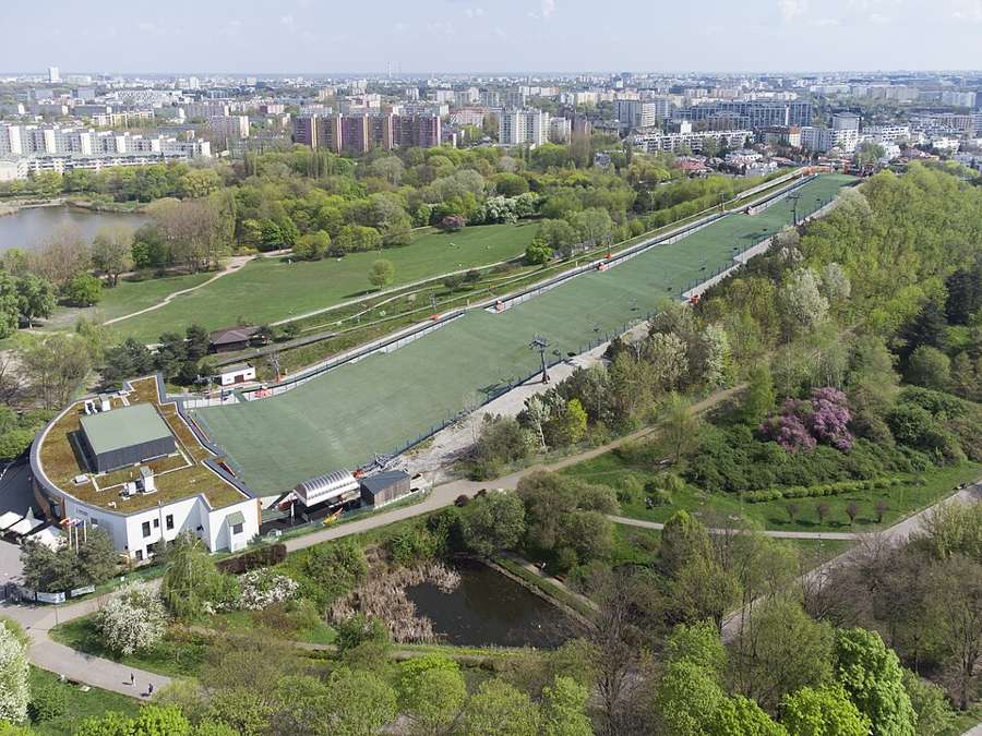 Górka Szczęśliwicka from above - Warsaw's highest point and only year-round slope