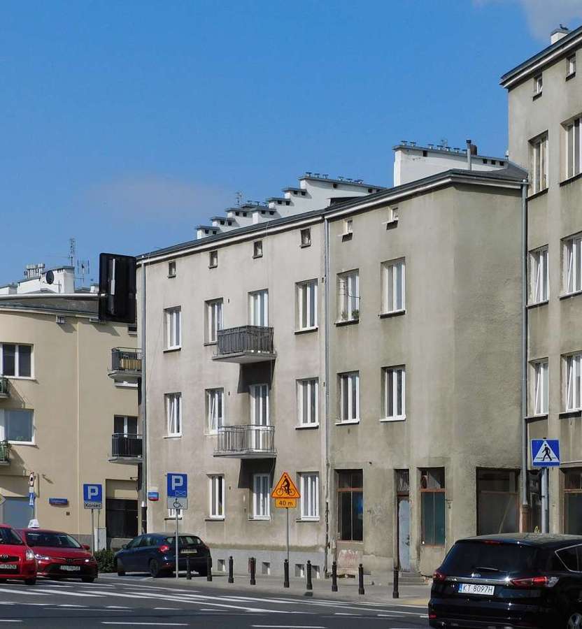A pre-war functionalist housing block in Żoliborz, Warsaw
